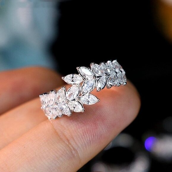 🎊 925 Silver Plated CZ Leaf Shaped Ring For Women, FB16FA1044 - Picture 2 of 8